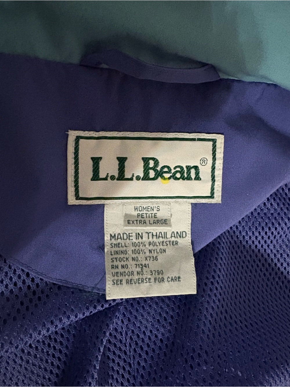 Vintage L.L. Bean Women's Purplish/blue Hooded Windbreaker jacket - Picture 2 of 6